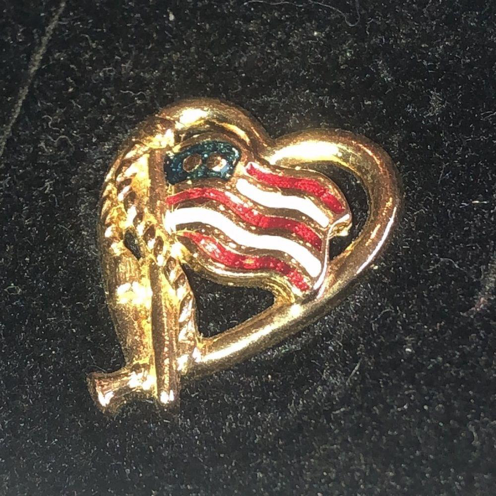 Avon Vintage Gold Tone American Flag Heart Pin